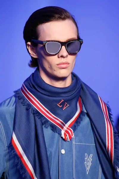 Look 38